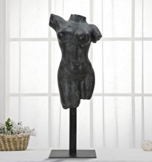 museum woman szobor