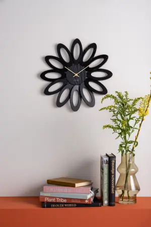 karlsson-fiore-virag-faliora-fekete-dekoracio-nappali