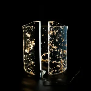 Wave akril kristály asztali lámpa aranyforgács mintás