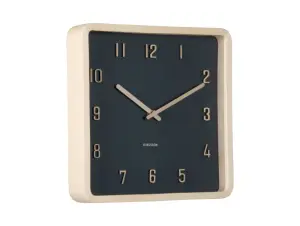 Nervadura négyzet falióra fekete